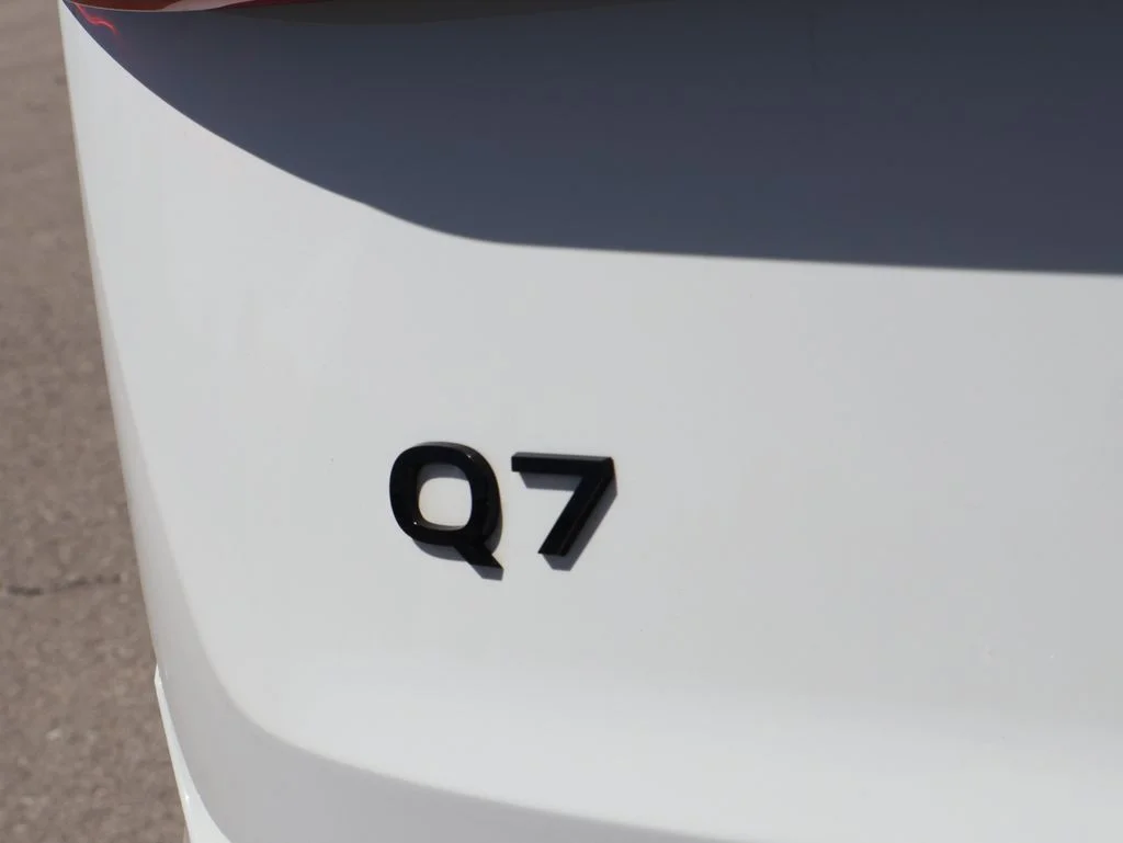 Used 2025  Audi 55 Premium Plus image 8