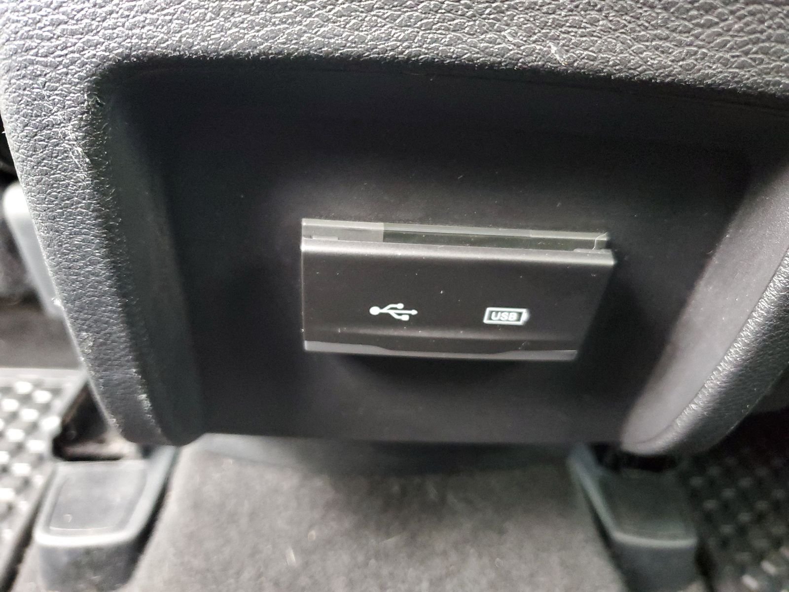 Used 2020 White Jeep Latitude Plus image 11