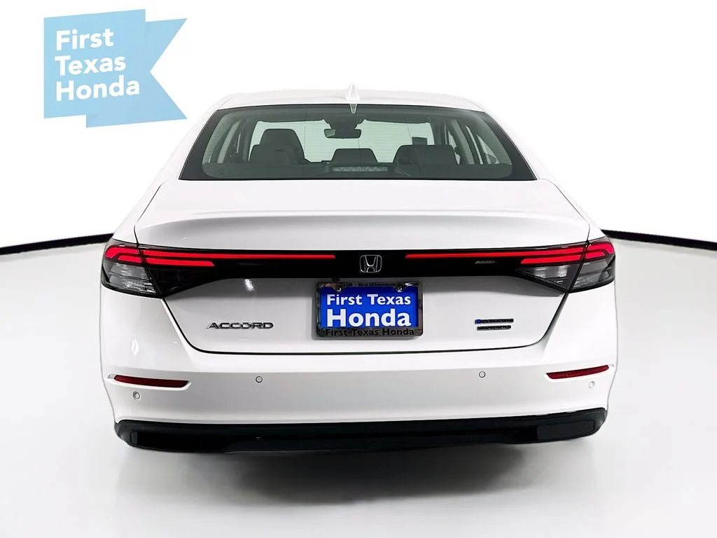 New 2026 Platinum White Pearl Honda Touring image 7