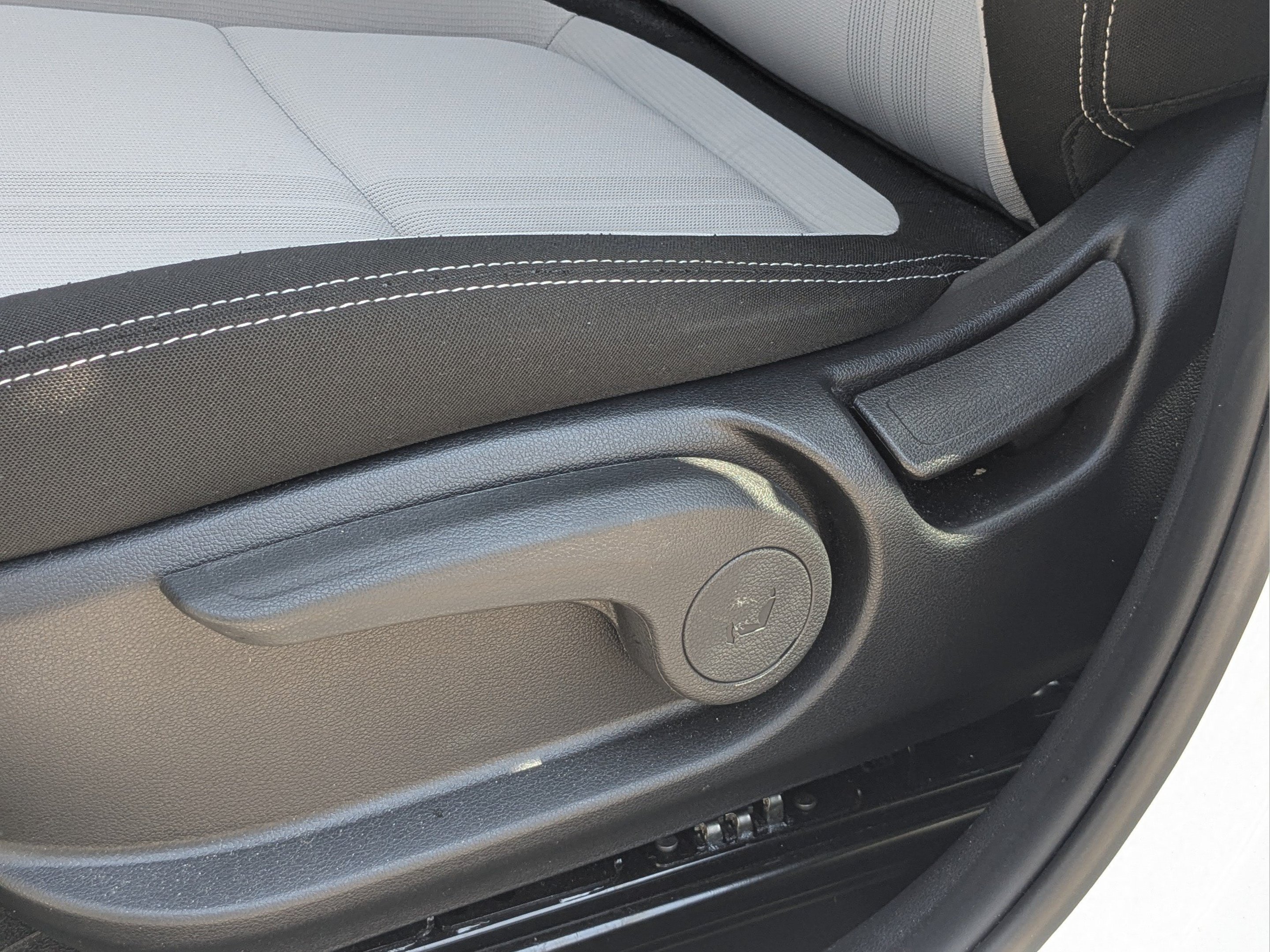Certified Used 2025 Lunar White Hyundai SEL image 19