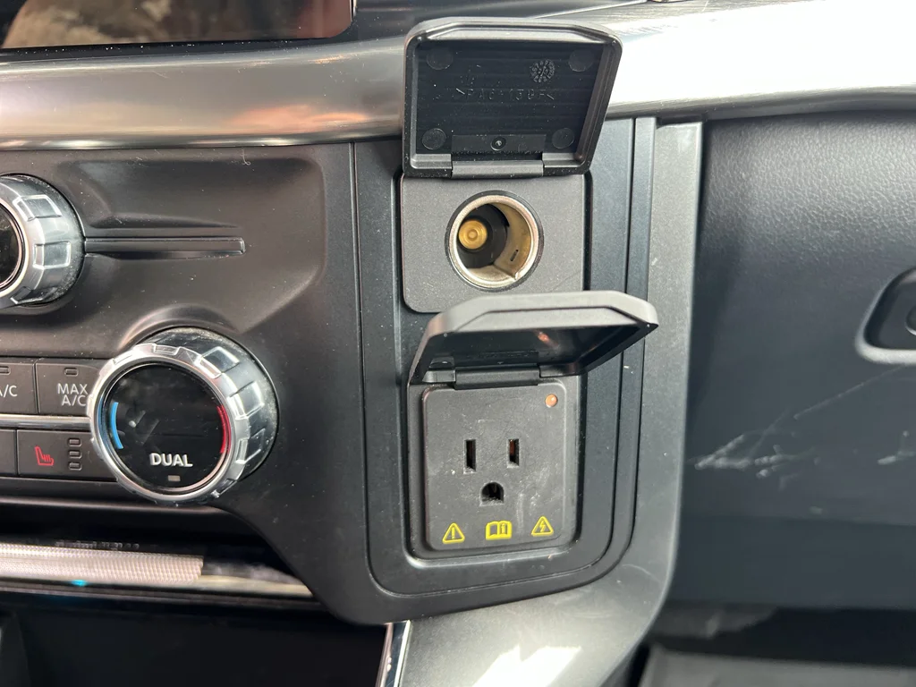 Used 2021 Gray Metallic Ford LARIAT image 24
