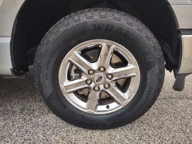 Certified Used 2025 Silver Metallic Ford XLT image 24