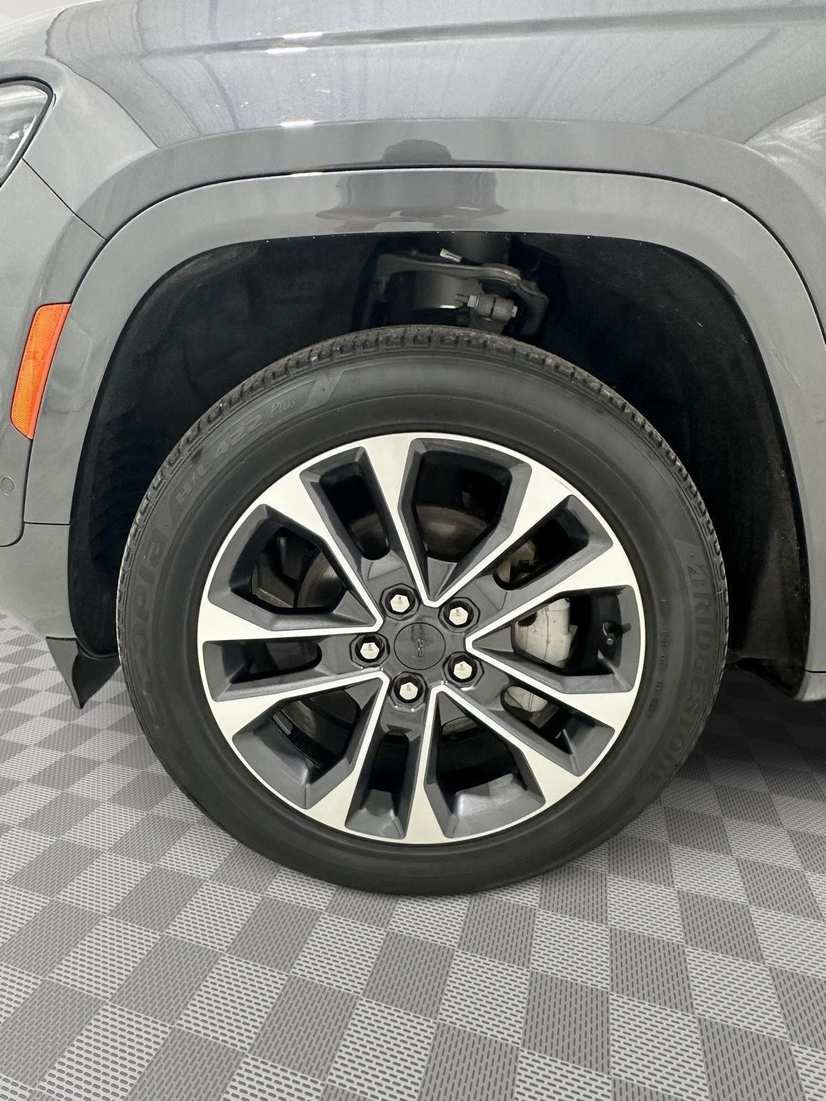 Used 2024 Gray Jeep Overland image 31