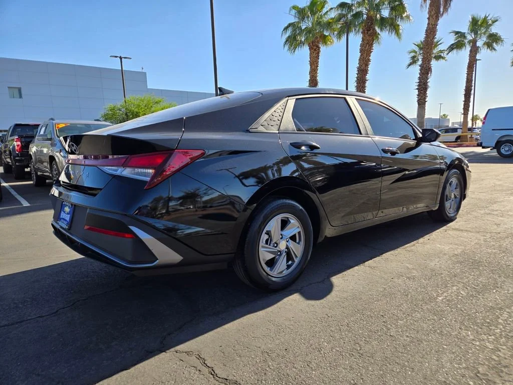 Used 2024 Abyss Black Hyundai SE image 6