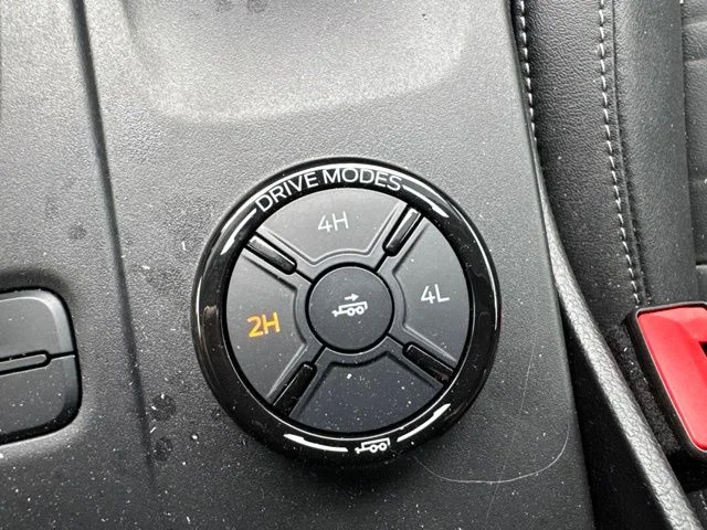 Used 2025 White Ford Lariat image 27