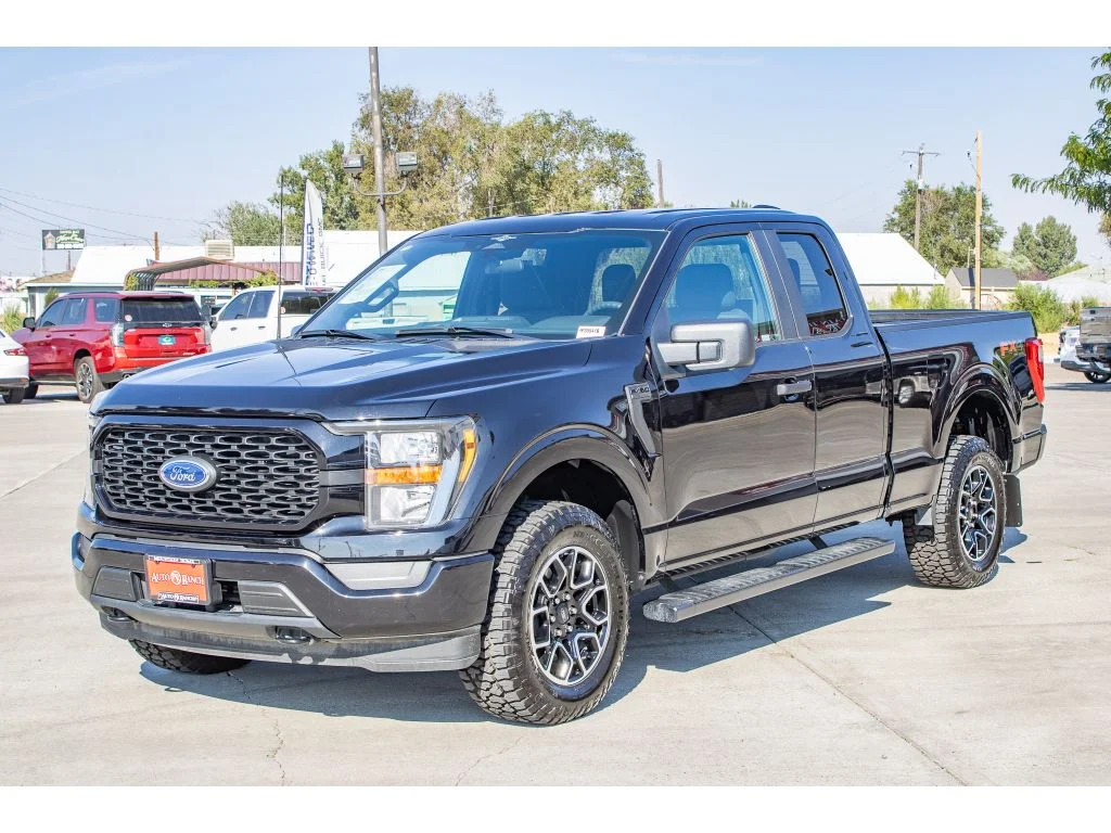 Used 2023 Agate Black Metallic Ford XL image 4