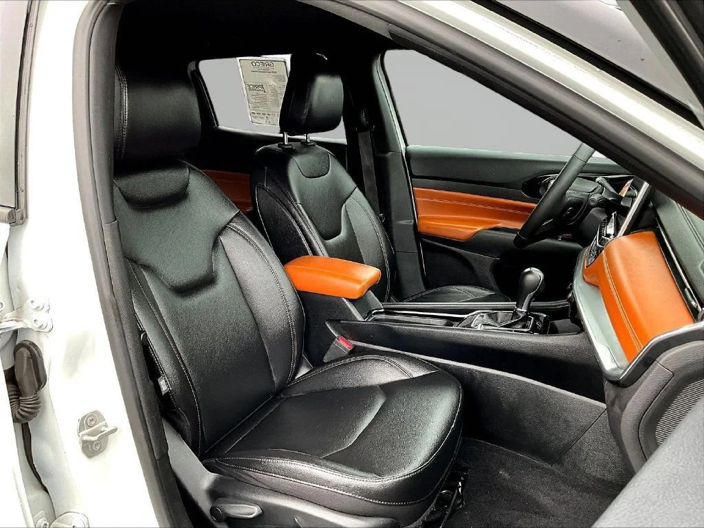 Used 2024 Bright White Clearcoat Jeep Limited image 29