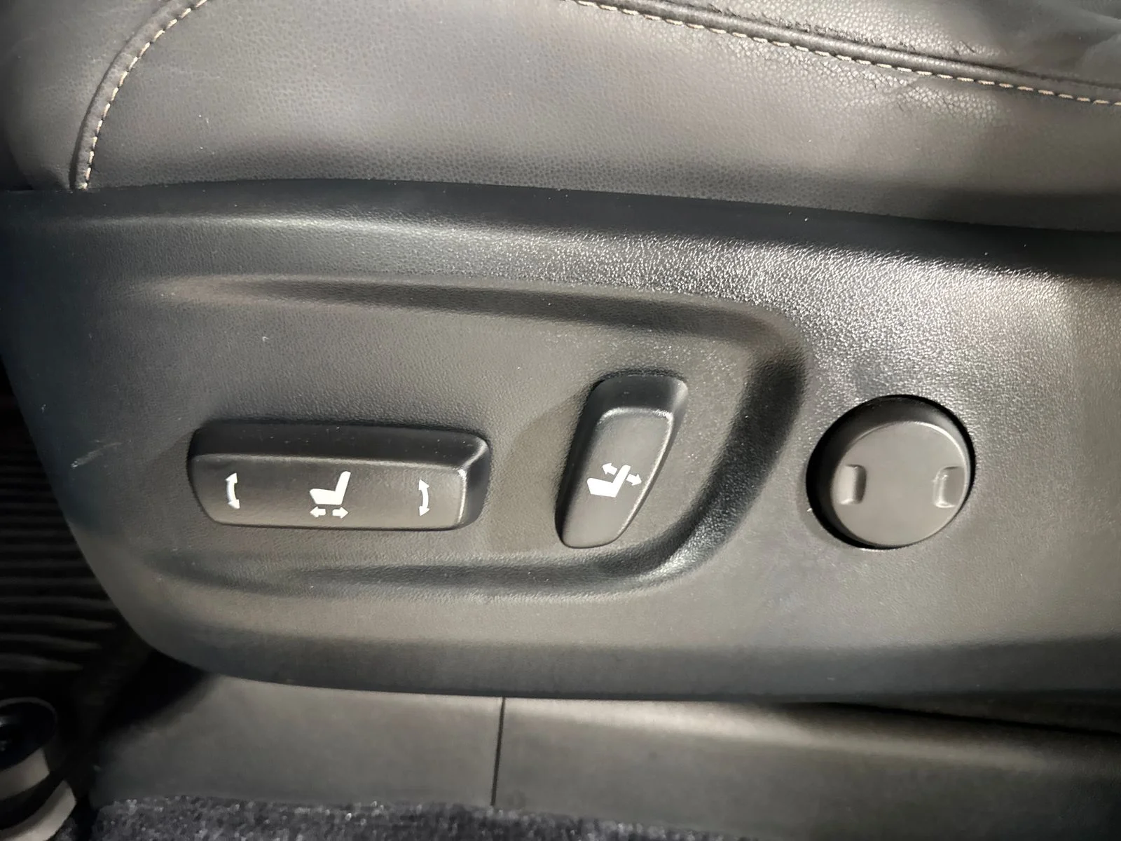 Used 2021 Gray Lexus 460 image 15