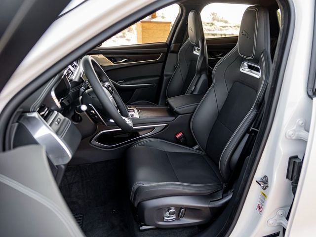 New 2026 Ostuni Pearl White Jaguar P400 R-Dynamic S image 13