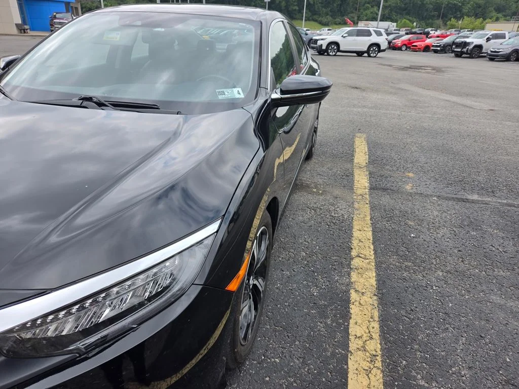 Used 2016 Black Honda Touring image 5