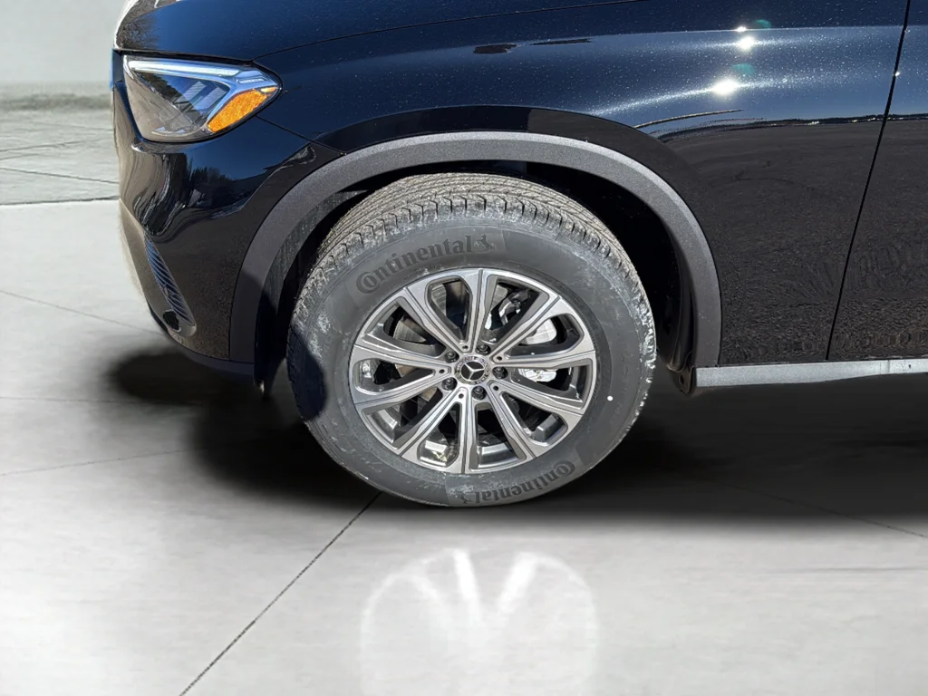 Certified Used 2026 Black Mercedes-Benz GLC 300 image 9