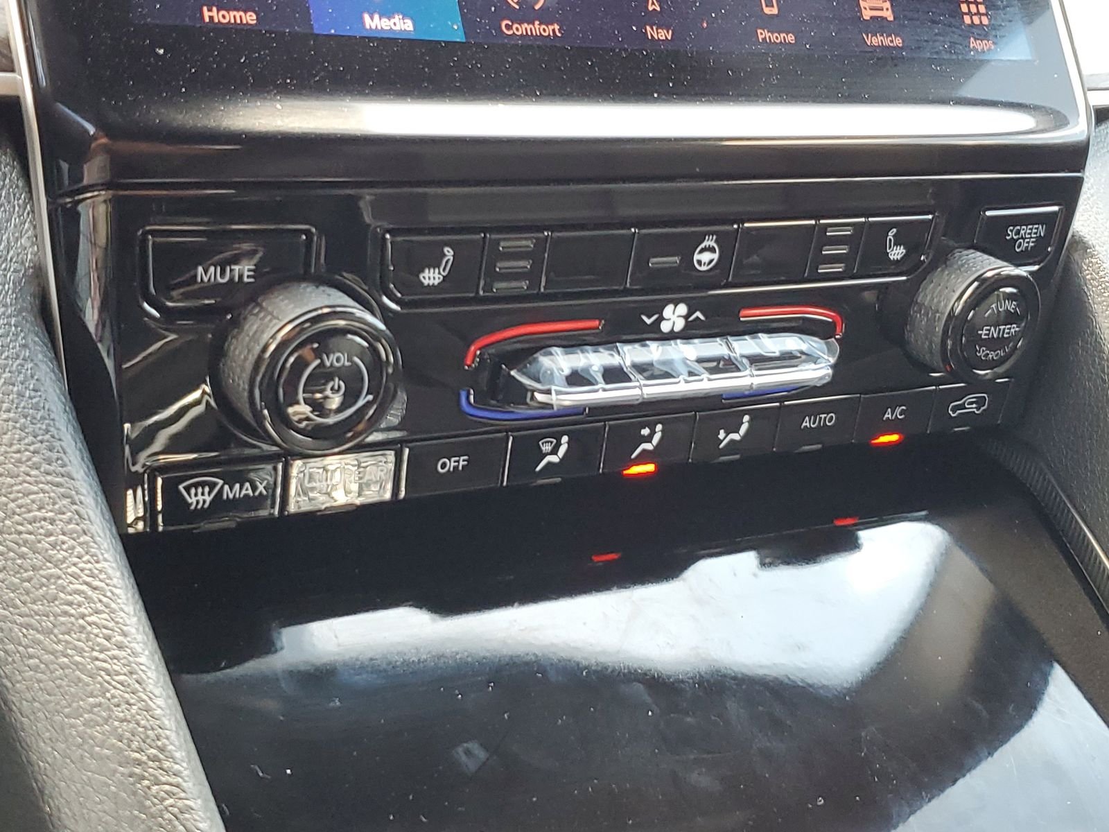 Used 2025 Black Jeep Limited image 26