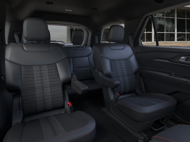 New 2026 Star White Metallic Tri-Coat Ford ST-Line image 48