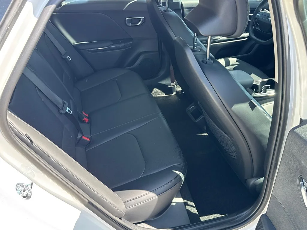 New 2026 Snow White Pearl Kia EX image 15