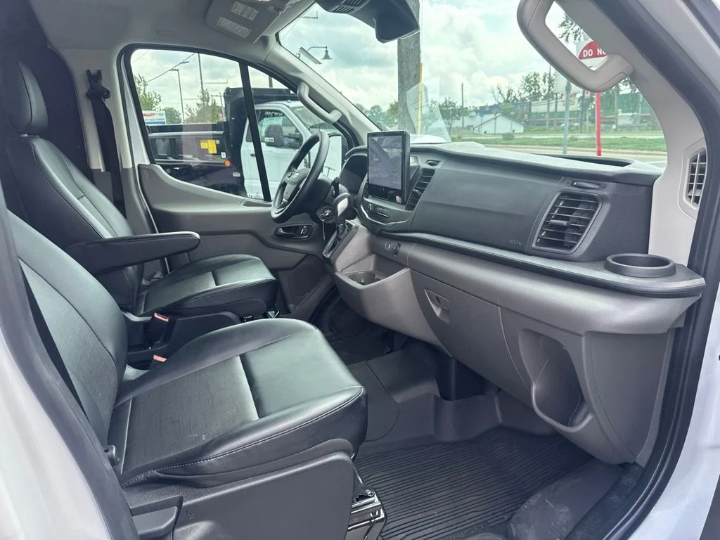 Used 2025 White Ford Base image 37