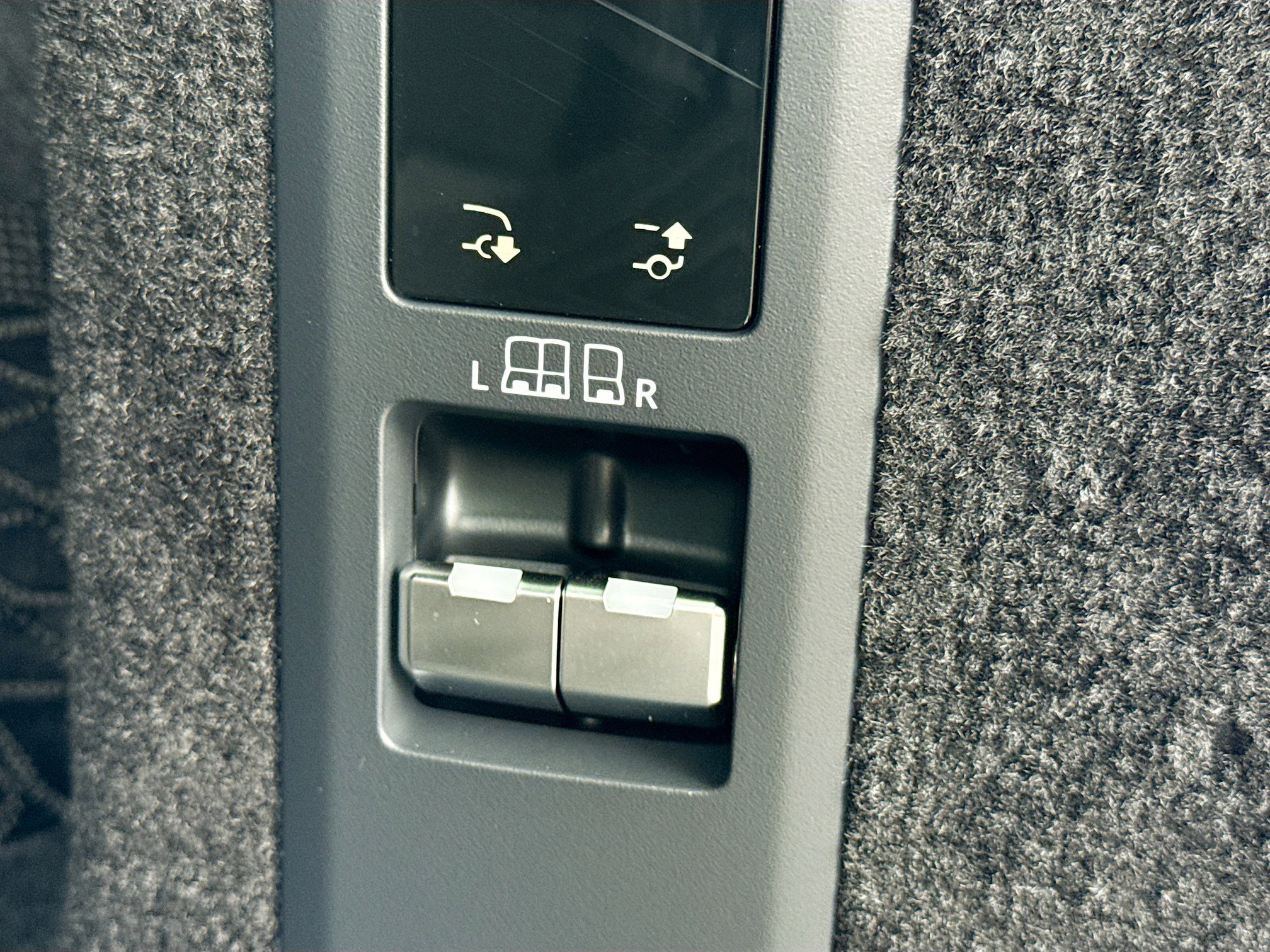 Used 2026 Gray Land Rover SV Carbon image 11