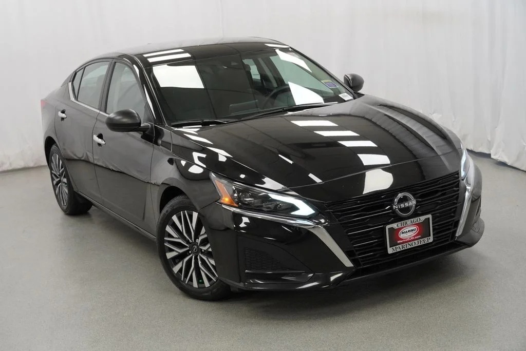 Used 2025 Black Nissan 2.5 SV image 15