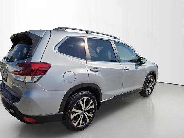 Used 2020 Ice Silver Metallic Subaru Limited image 4
