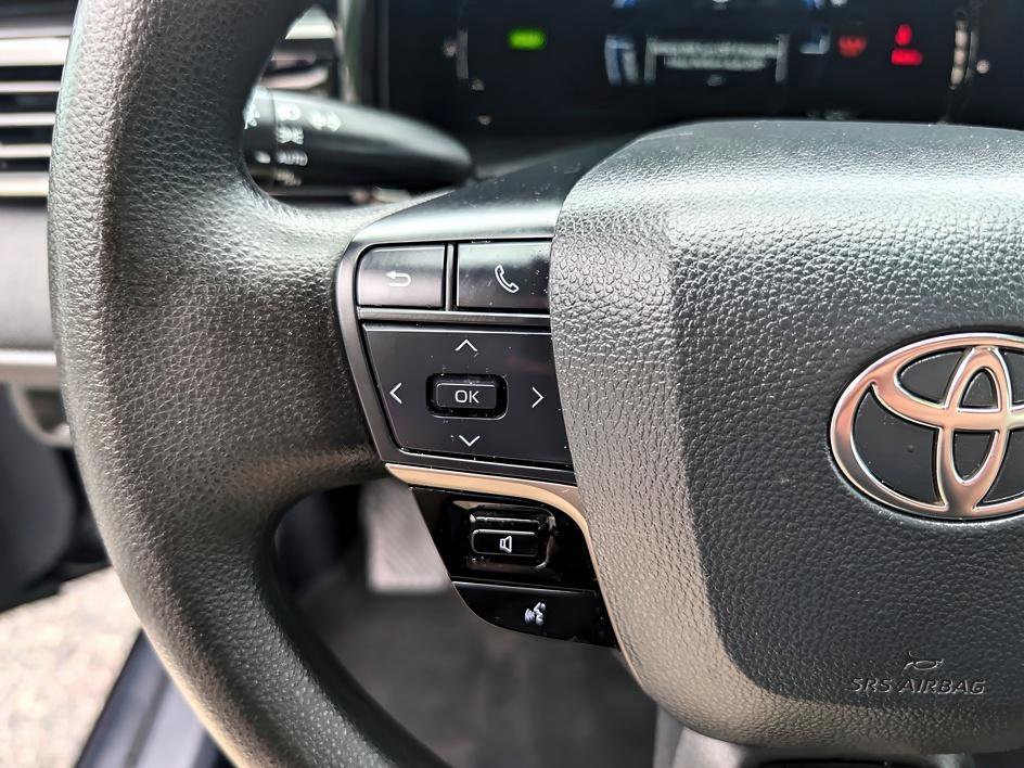 Used 2025 Midnight Black Metallic Toyota LE image 19