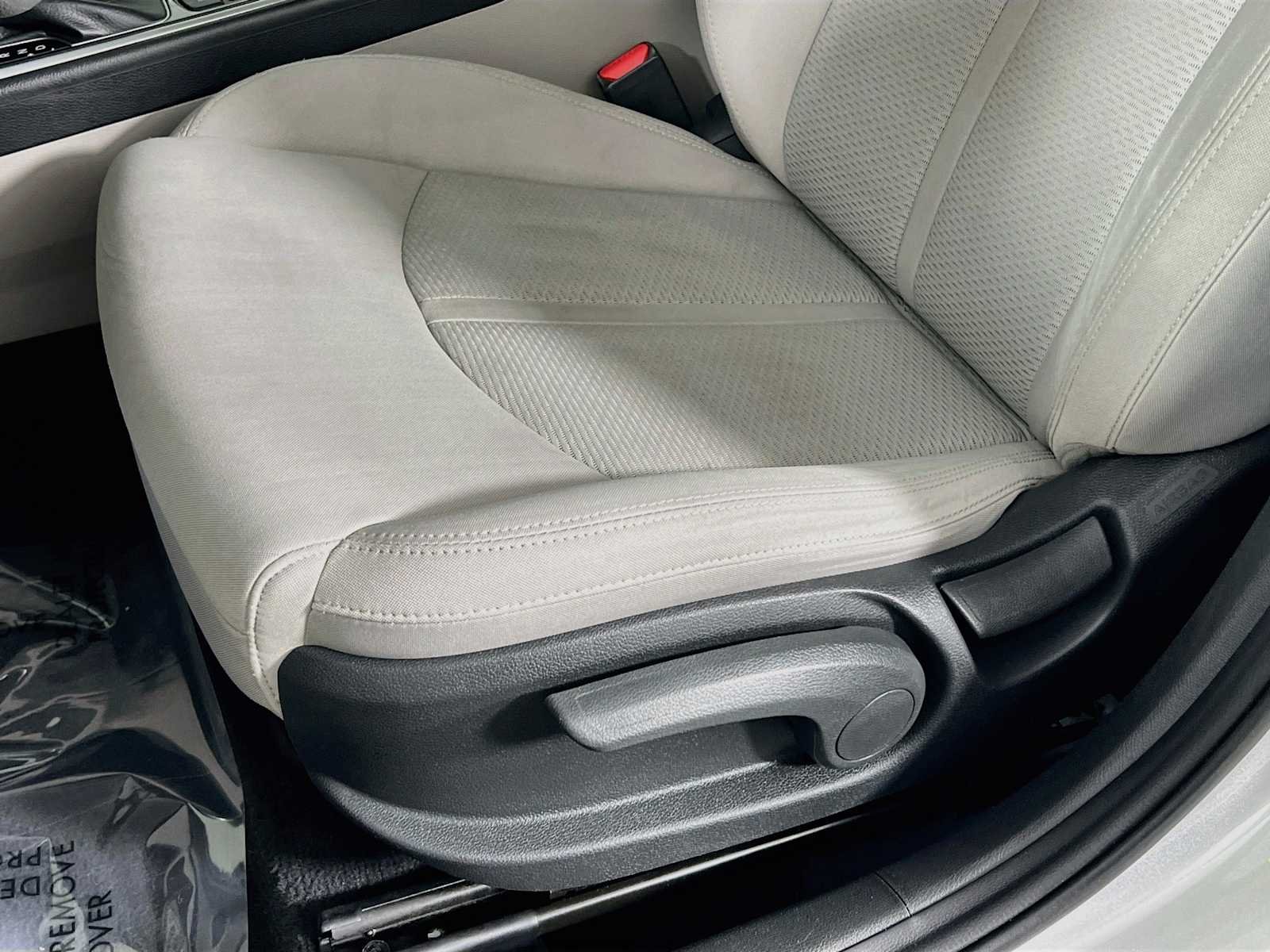 Used 2018 Symphony Silver Hyundai SE image 19