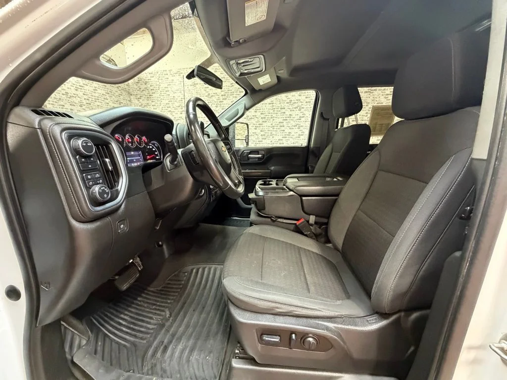 Used 2022 White Chevrolet LT image 18
