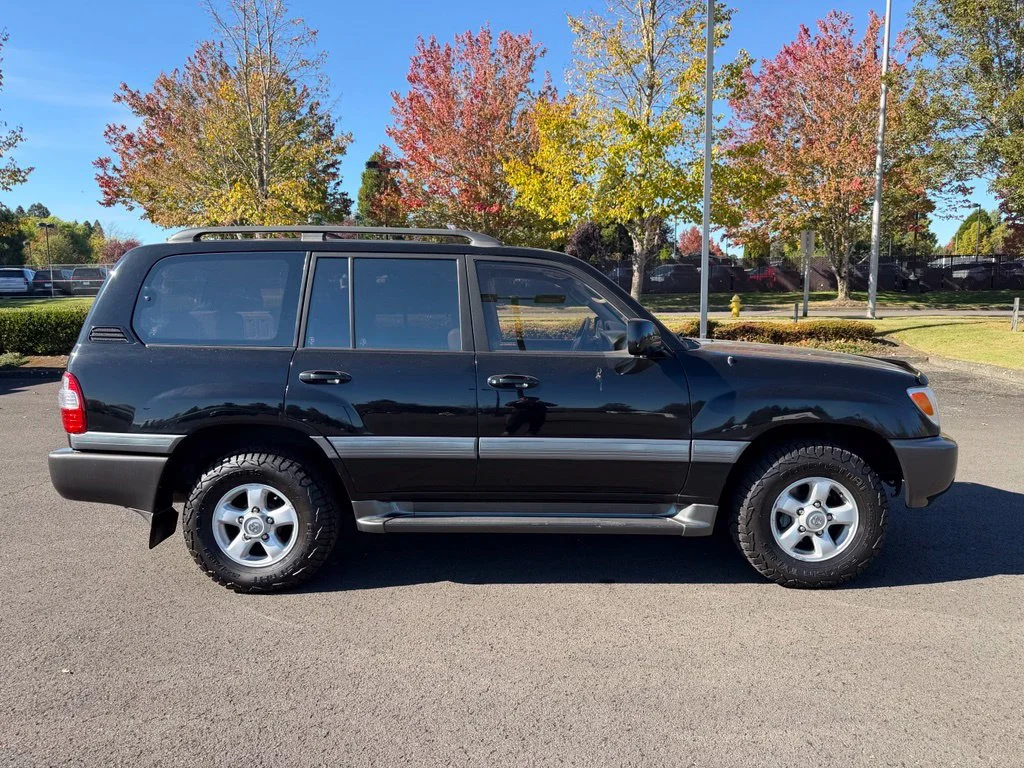 Used 2000 Black Toyota Base image 9
