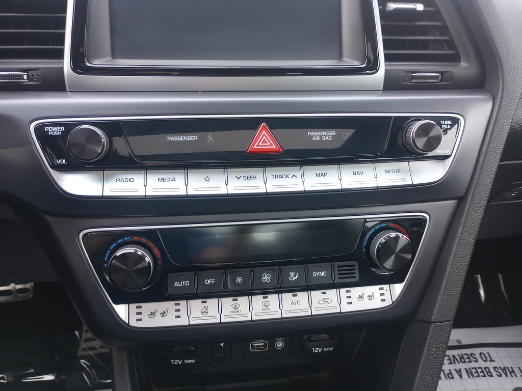 Used 2018 Blue Hyundai Limited image 21