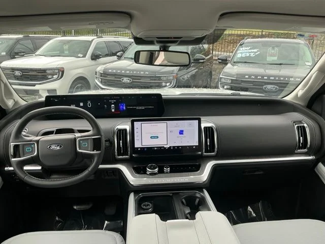New 2026 Star White Metallic Tri-Coat Ford MAX Platinum® image 27