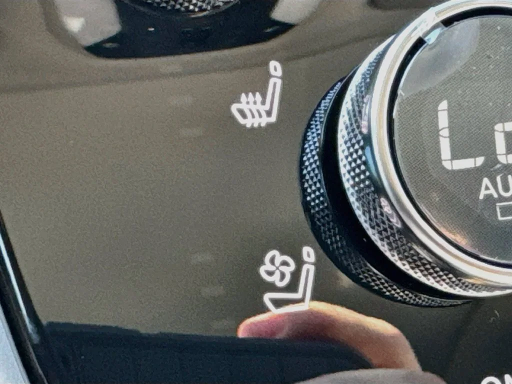 New 2027 GRAPHITE SHADOW INFINITI Luxe FWD image 21