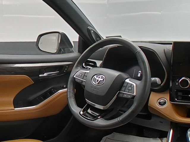 Used 2024 Beige Toyota Platinum image 35