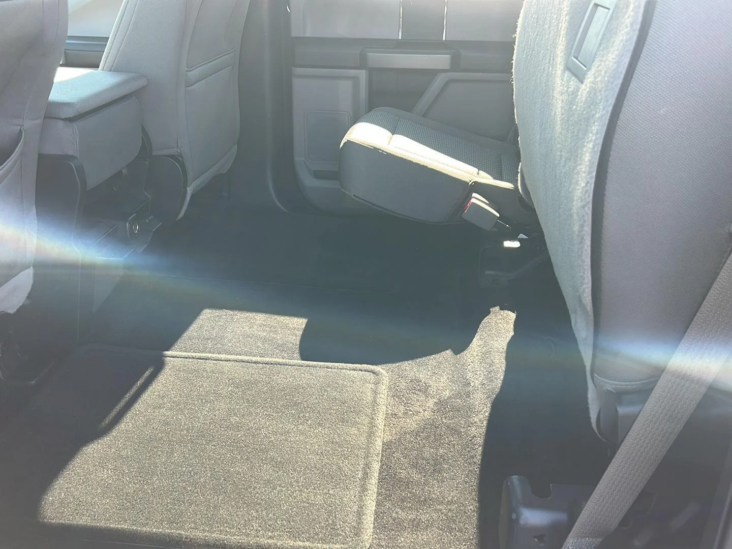 Used 2015 Blue Jeans Metallic Ford XLT image 19