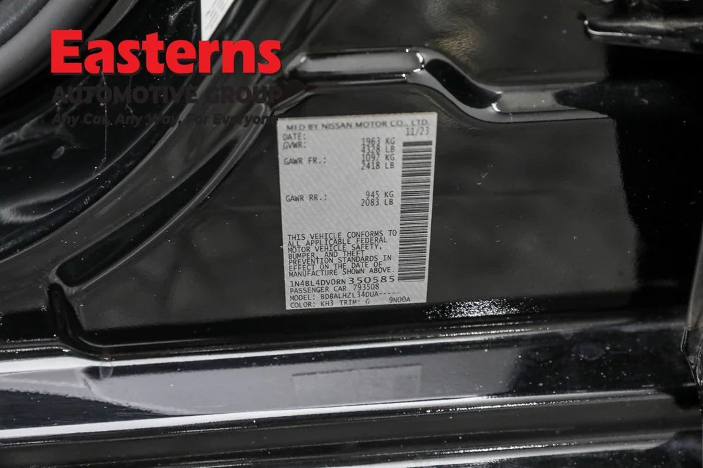 Used 2024 Black Nissan 2.5 SV image 33