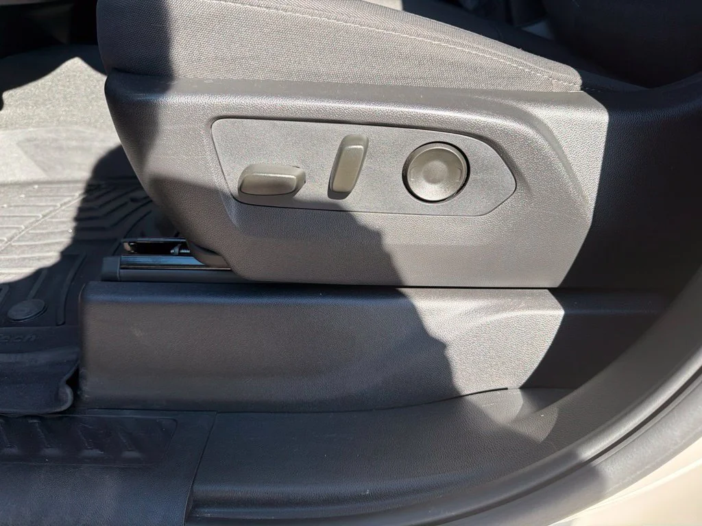 Used 2026 White Sands Chevrolet Custom image 28