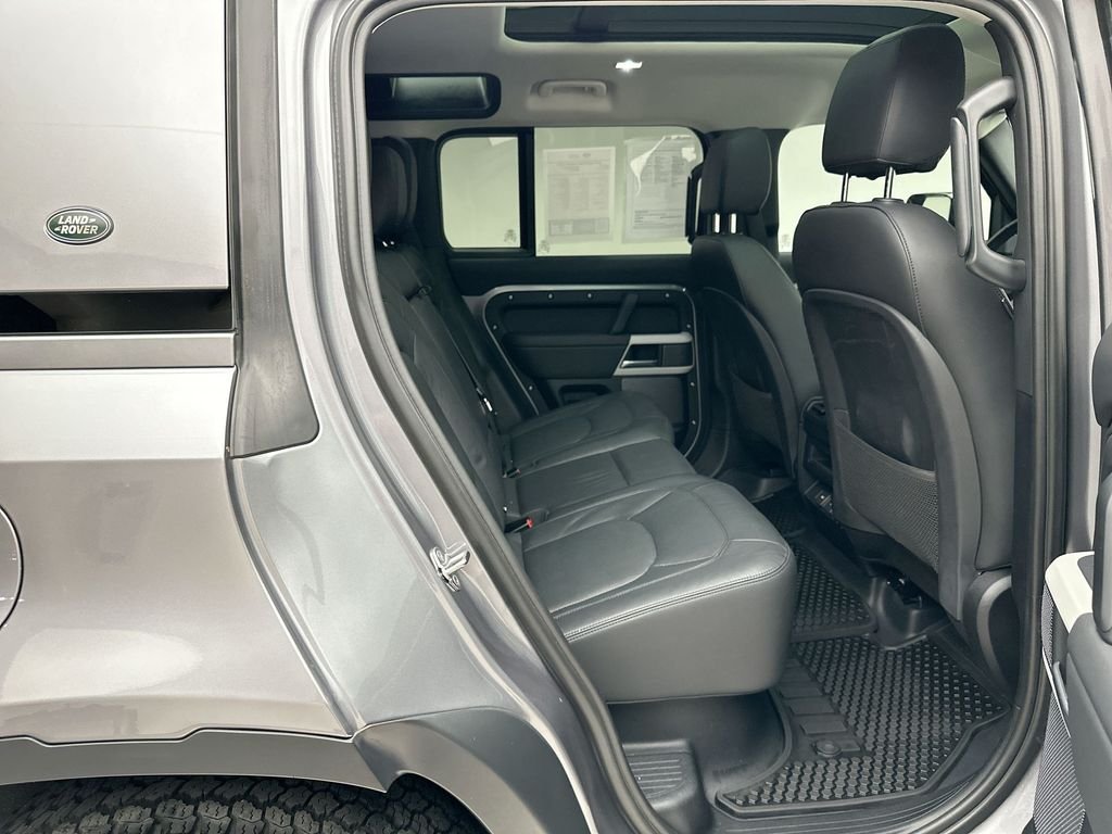 Used 2024 Eiger Gray Metallic Land Rover S image 19