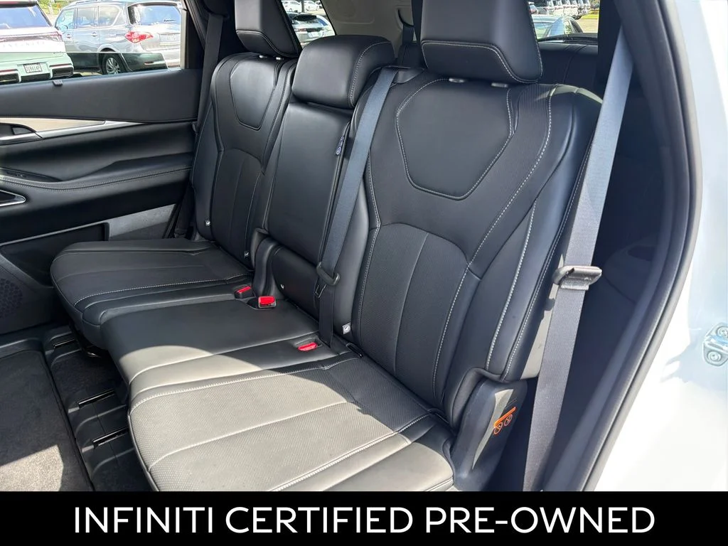 Certified Used 2026 Radiant White INFINITI LUXE image 30