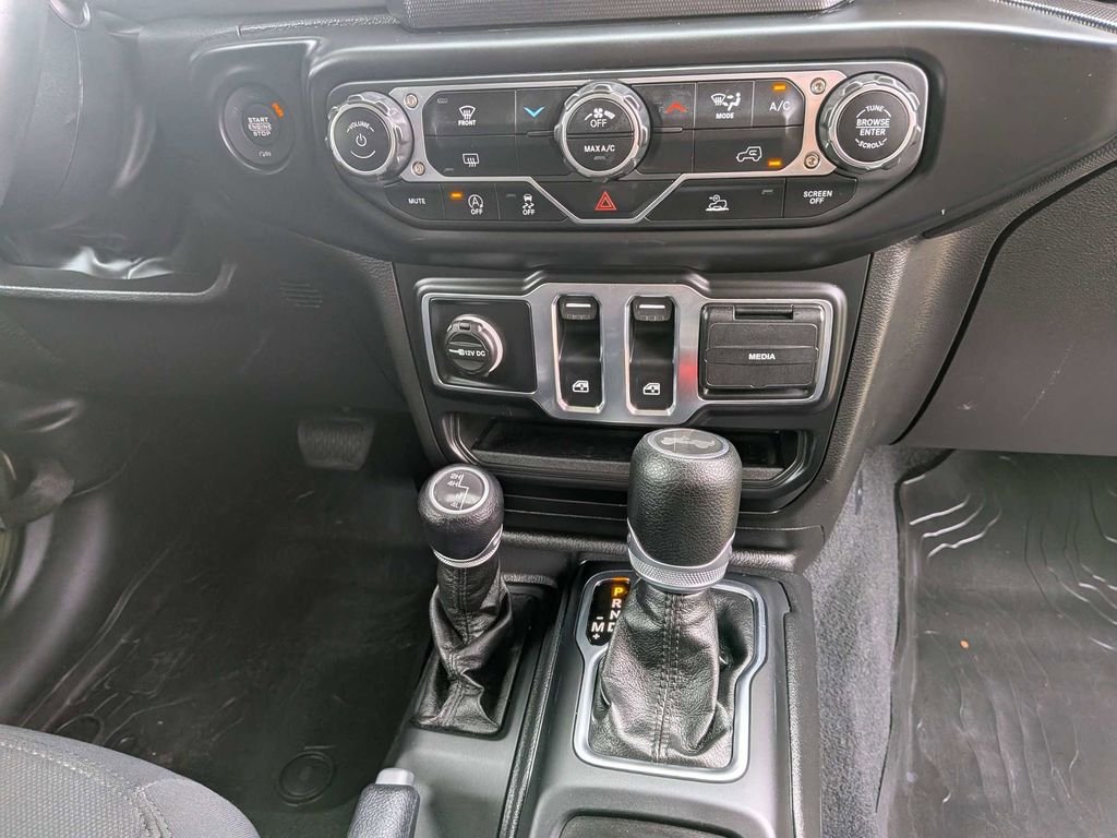 Used 2022 Green Jeep Willys image 19