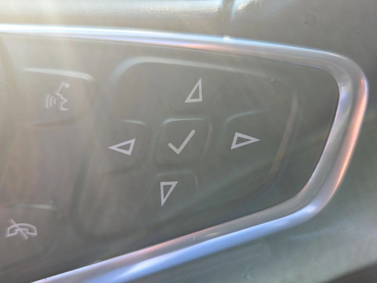 Used 2019 MOSAIC BLACK METALLIC Chevrolet LT image 13