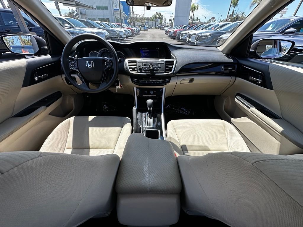Used 2016  Honda LX image 16