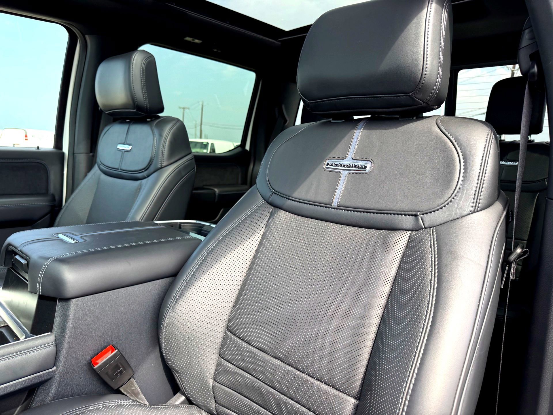 2026 Ford F-250 Super Duty Platinum - Photo 12