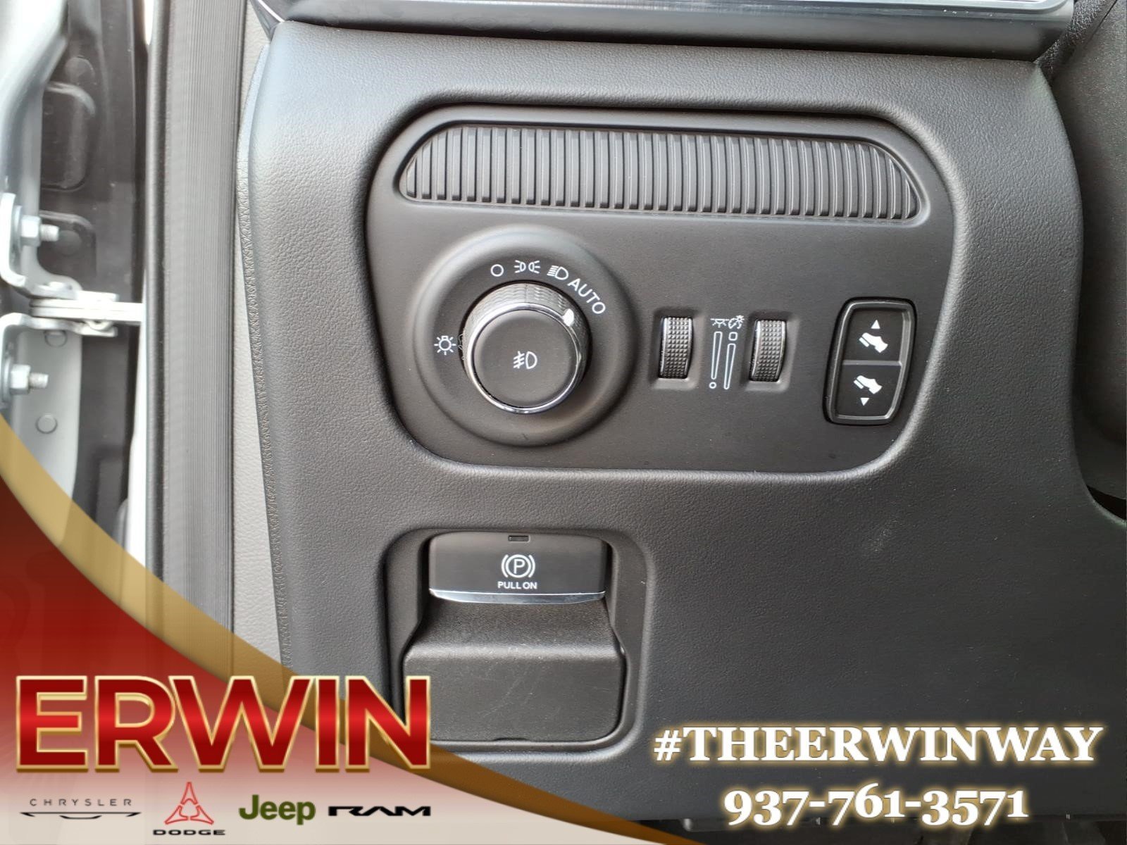 Used 2024 Silver Zynith Jeep Obsidian image 15