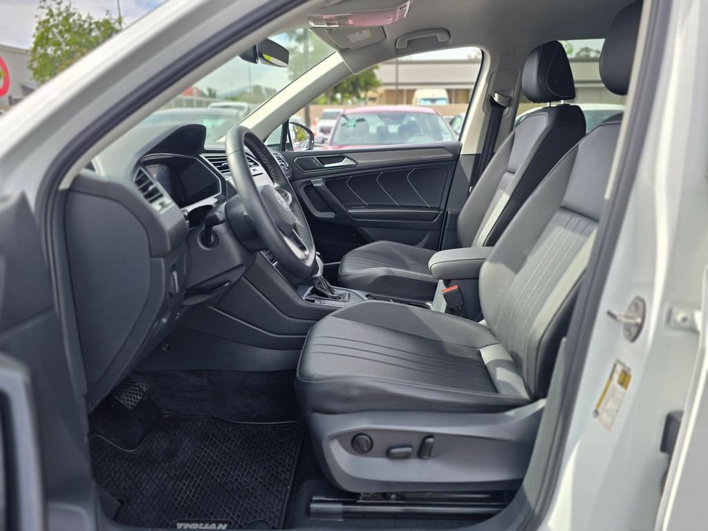 2023 Volkswagen Tiguan SE - Photo 13