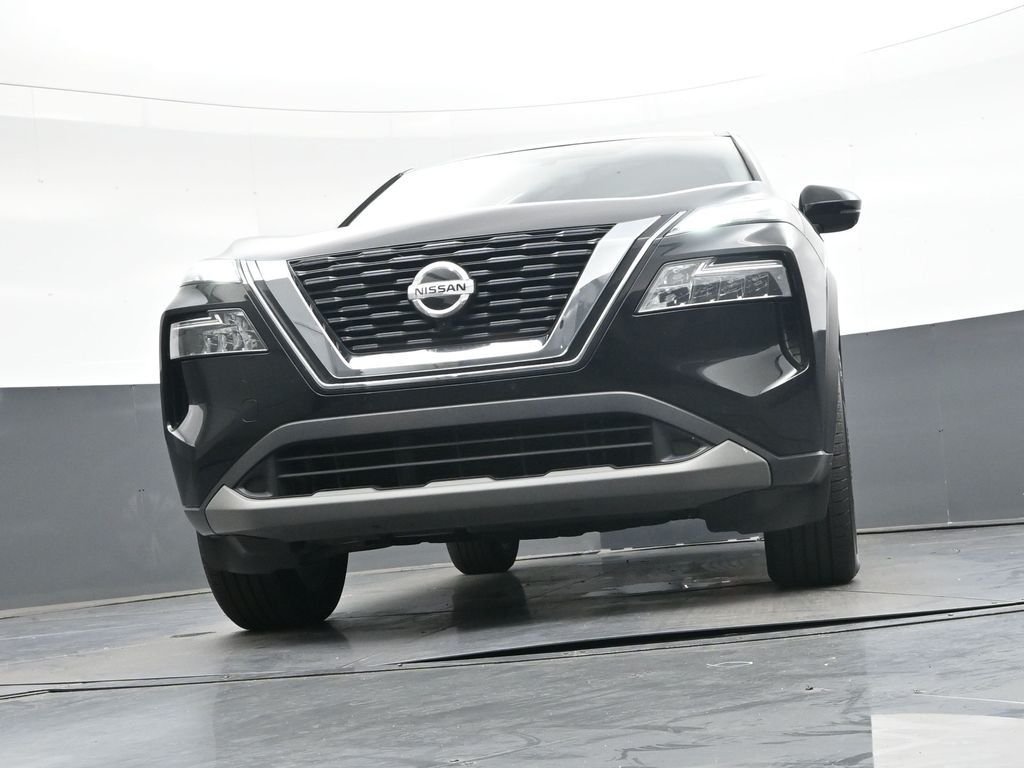 Used 2022 Black Nissan SV image 49