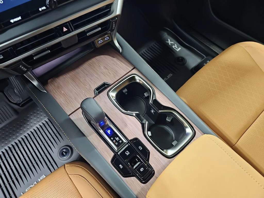New 2026 Eminent White Pearl Lexus PREMIUM PLUS image 24