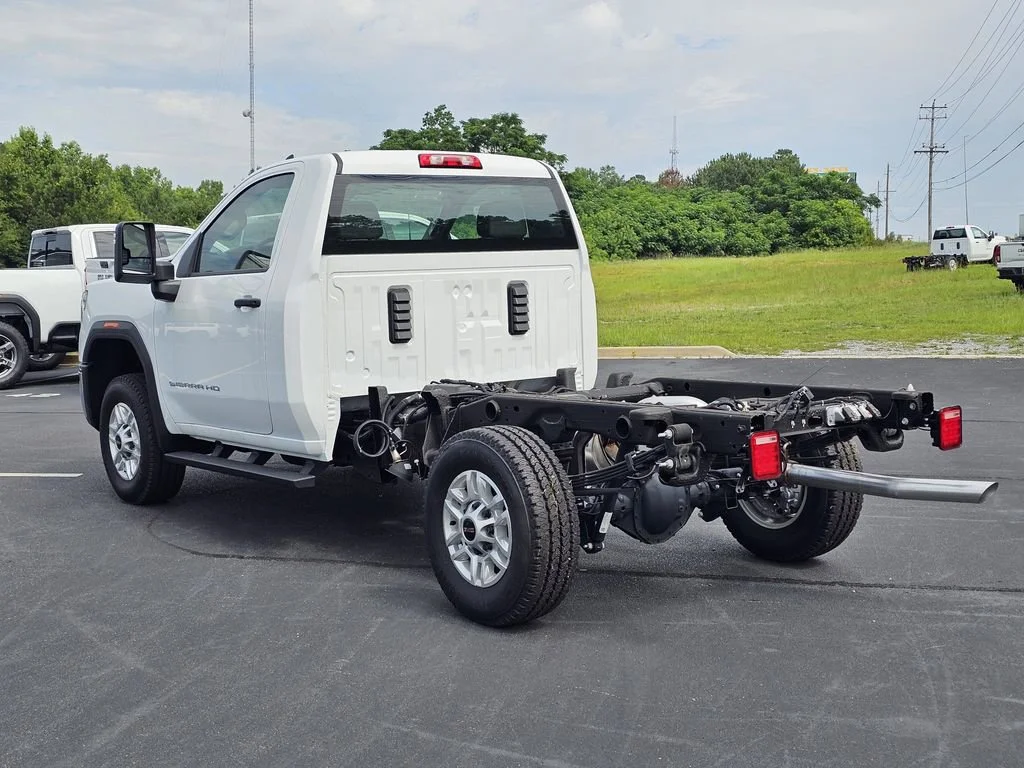 2025 GMC Sierra 2500HD Pro - Photo 13