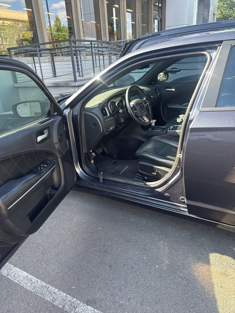 Used 2016 Gray Dodge SXT image 8