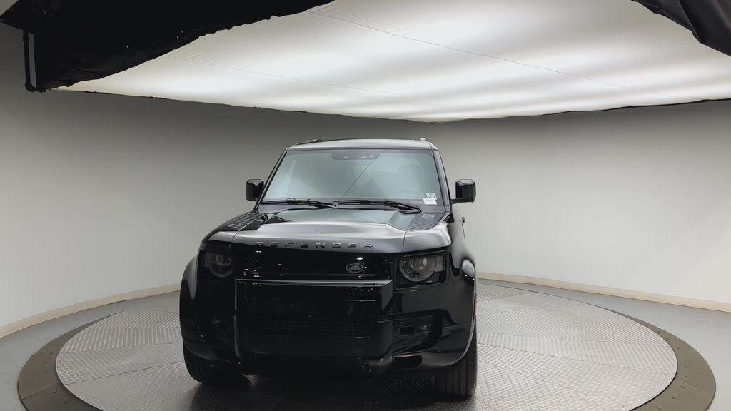 Used 2025 Santorini Black Metallic Land Rover X-Dynamic SE image 7
