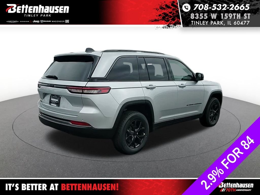 New 2026 Silver Zynith Exterior Paint Jeep Altitude image 5