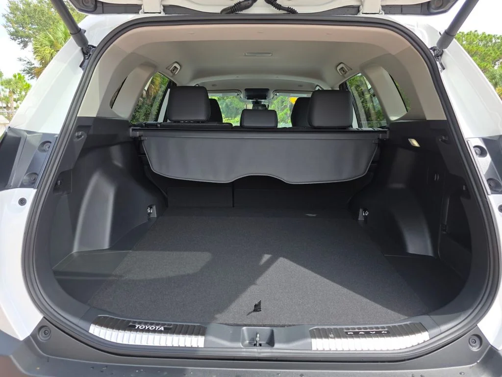 Used 2026 White Toyota XLE Premium image 19