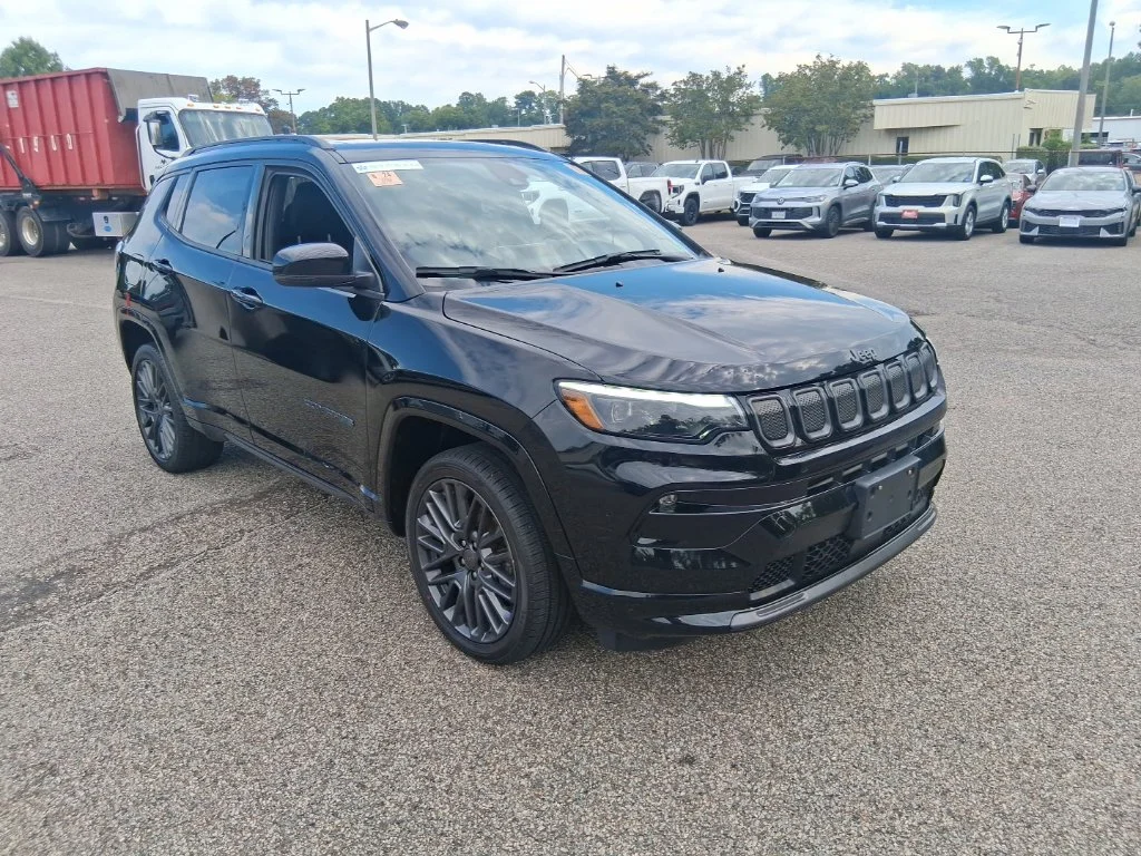 Used 2022 Black Jeep High Altitude image 3