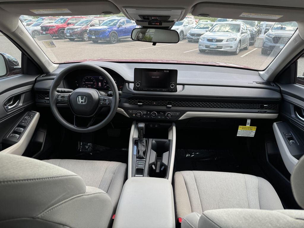 2025 Honda Accord SE - Photo 13